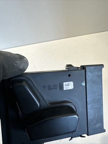 Chrysler Grand Voyager seat position switch front right 56049432ae genuine 2011 - Picture 2 of 7
