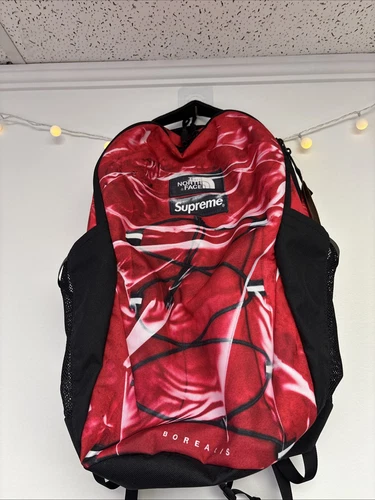 Sac à dos Supreme The North Face imprimé Borealis trompe l'oeil rouge SS23