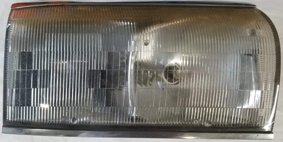 GM 16518546 1991-1993 Oldsmobile 98 noventa y ocho sedán conjunto de faros diestro OEM Foto 2 de 4