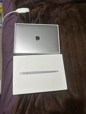 Apple MacBook Air 13inch Laptop 256GB SSD M1 Chip 8GB RAM SILVER-2020 A2337 UK