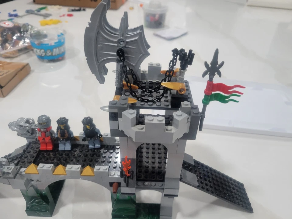 Lego 8822 Puente Gárgola Caballeros Reino Castillo con Minifiguras 99% Completo Foto 3 de 4