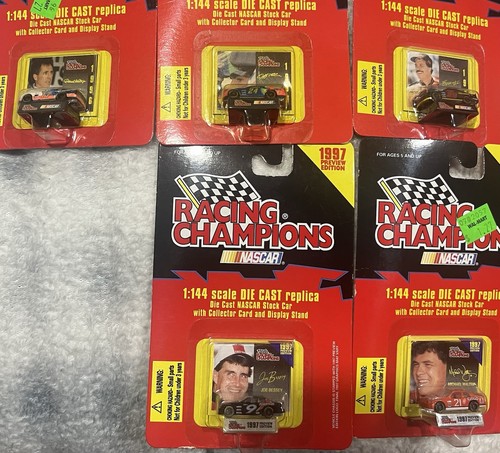 34 Total 1996-1997-1997 Preview Racing Champions 1:144 Diecast Replicas - Picture 7 of 7