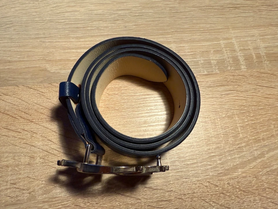 Guess Gürtel - BLAU - inkl. Aufbewahrungstasche in gutem Zustand - Gr. s. Fotos - Bild 2 von 4