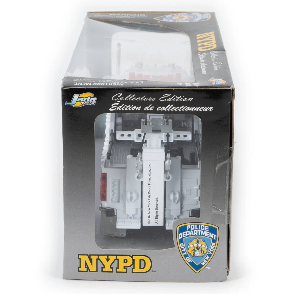 1:32 NYPD 2001 11th Precinct Peterbilt 379 Wrecker by Jada Toys, 001 - Image 3 of 4