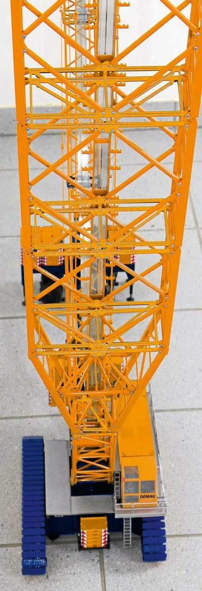 Demag CC8800 Crawler Crane Boom Booster - Yellow - Conrad 1 Demag CC8800 Crawler Crane Boom Booster - Yellow - Conrad 1