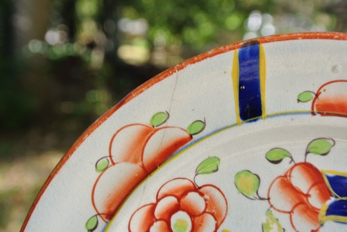 Antique White Earthenware Pottery Gaudy Dutch War Bonnet Pattern 7-1/4" Plate - Picture 3 of 5