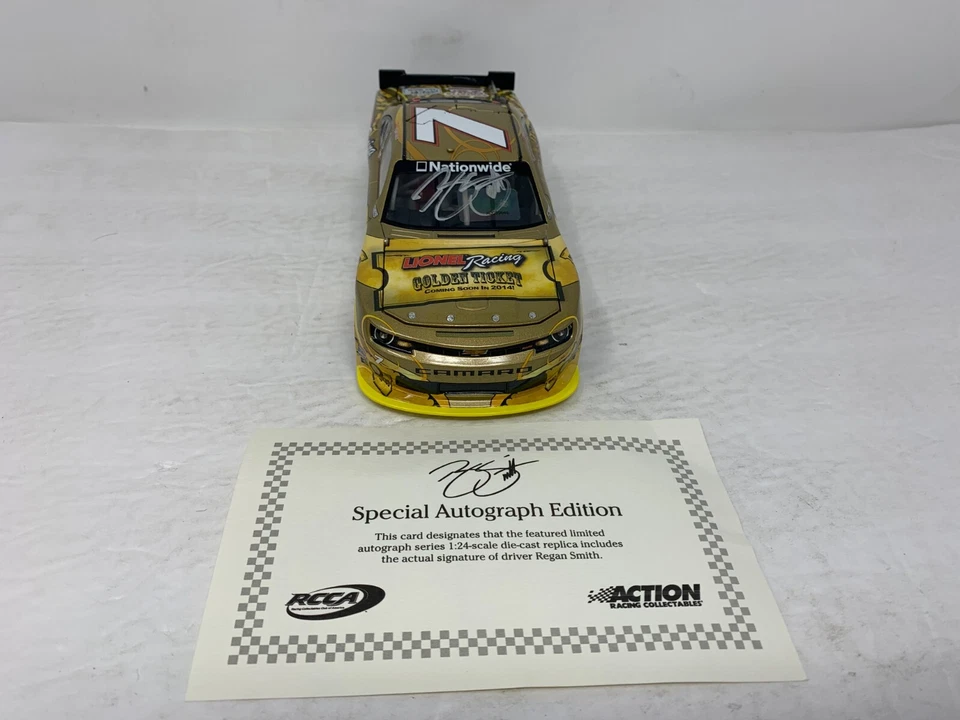 Lionel Racing Nascar #7 Regan Smith boleto dorado autografiado Camaro 124 diecast Foto 4 de 4