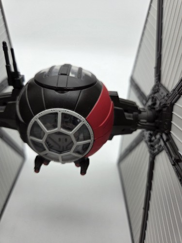 Revell 2015 - STAR WARS Tie Fighter First Order Ep.7 BESCHREIBUNG - Bild 6 von 6