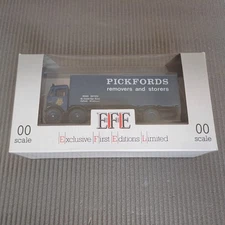 EFE Exclusive First Editions Ltd. E11002. Removers Van Pickfords. 1:76 Scale OO.