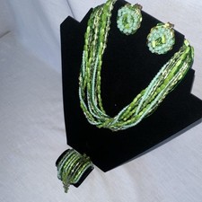 Green Multi-Strand Round Glass Beaded Necklace Bracelet Clip-on Earrings Set