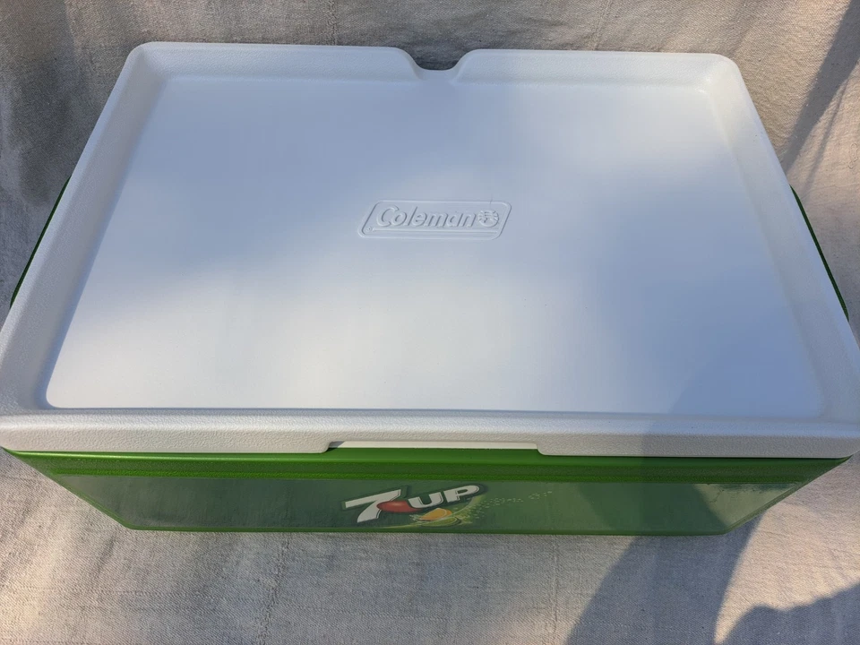 Coleman Apilador de Fiesta Verde Lima 7UP Refrigerador Aislado Modelo 6225 NUNCA USADO COMO NUEVO Foto 2 de 4