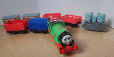 Thomas & Friends TALKING PERCY Motorized Train ENGINE + Cars Trackmaster 2017-19