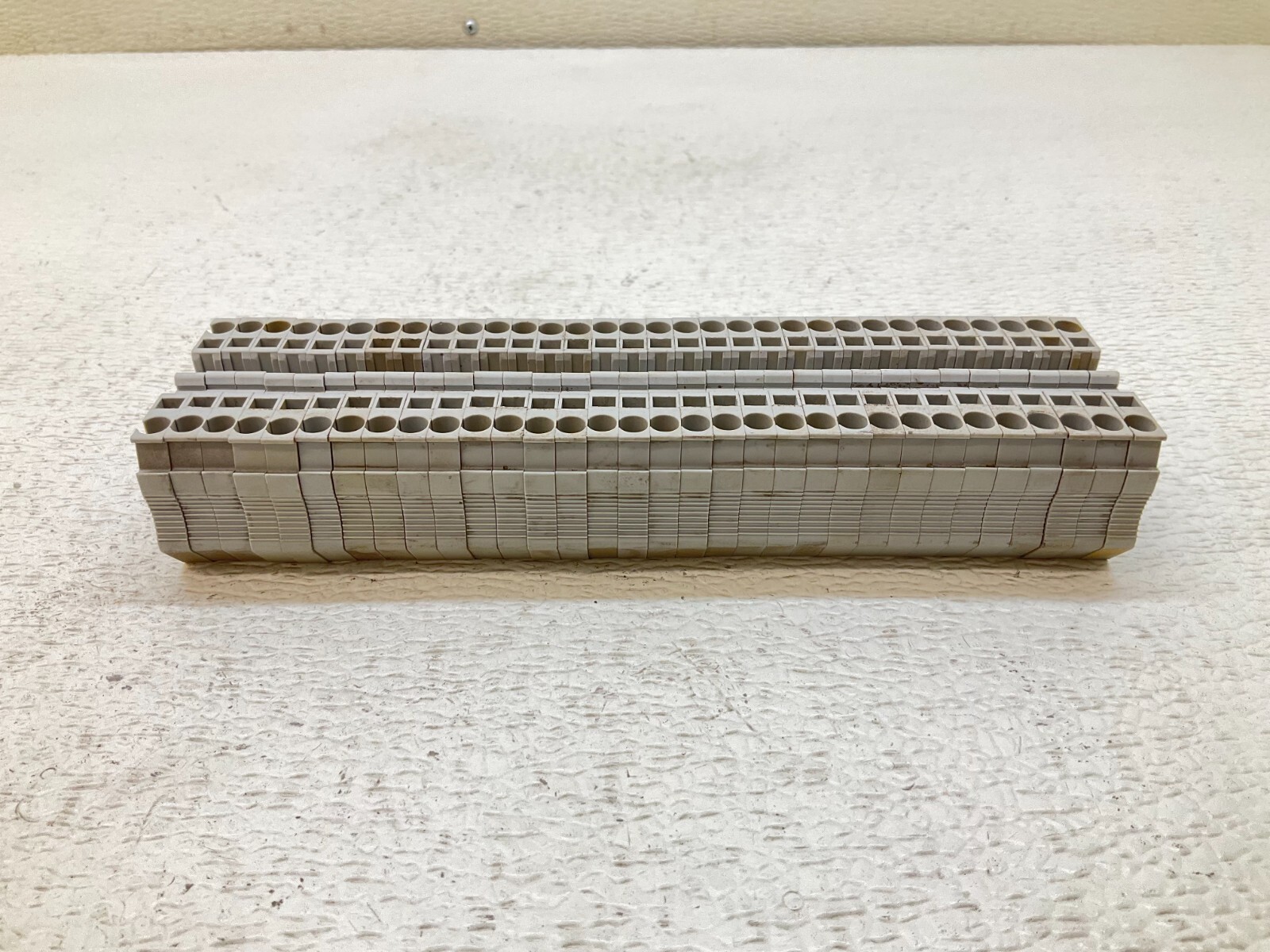 St4 Wire Phoenix Contact ST 4 Gray Din Rail Clamp Wire Terminal ST4 Lot of 32 ...