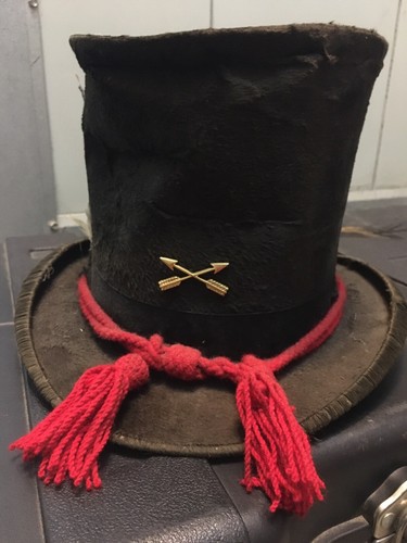 Native U.S.”Indian Scout” BeaverTop-Hat;Hat period;Red braid,arrows,beads repro