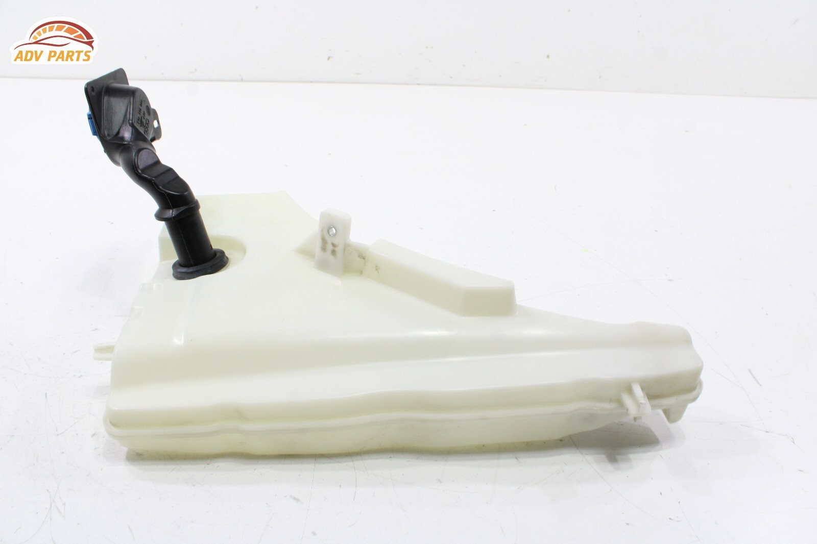2017 - 2020 BENTLEY BENTAYGA WIPER WASHER RESERVOIR TANK W/ FILLER NECK TUBE OEM