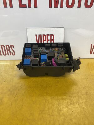 Vauxhall Corsa D Fuse Box In Bonnet 1.4 Petrol A14NEL 13292736 2010-2015 Ref 82