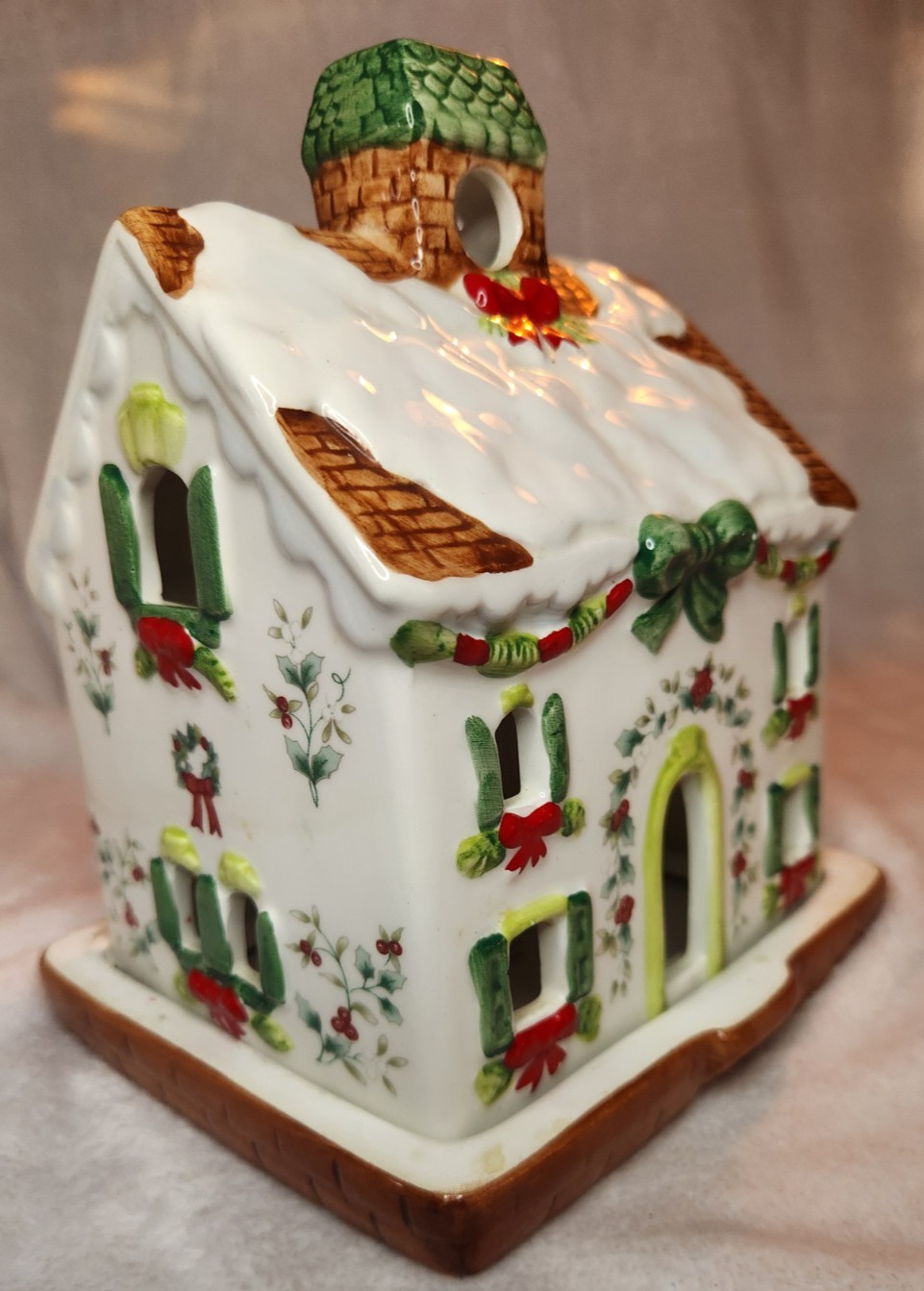 Pfaltzgraff "Winterberry Christmas House" tea light candle holder 
