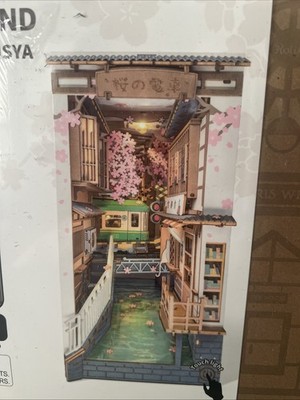 DIY Robotime Sakura Densya 3D Creative Bookends-TGB01 New in Box