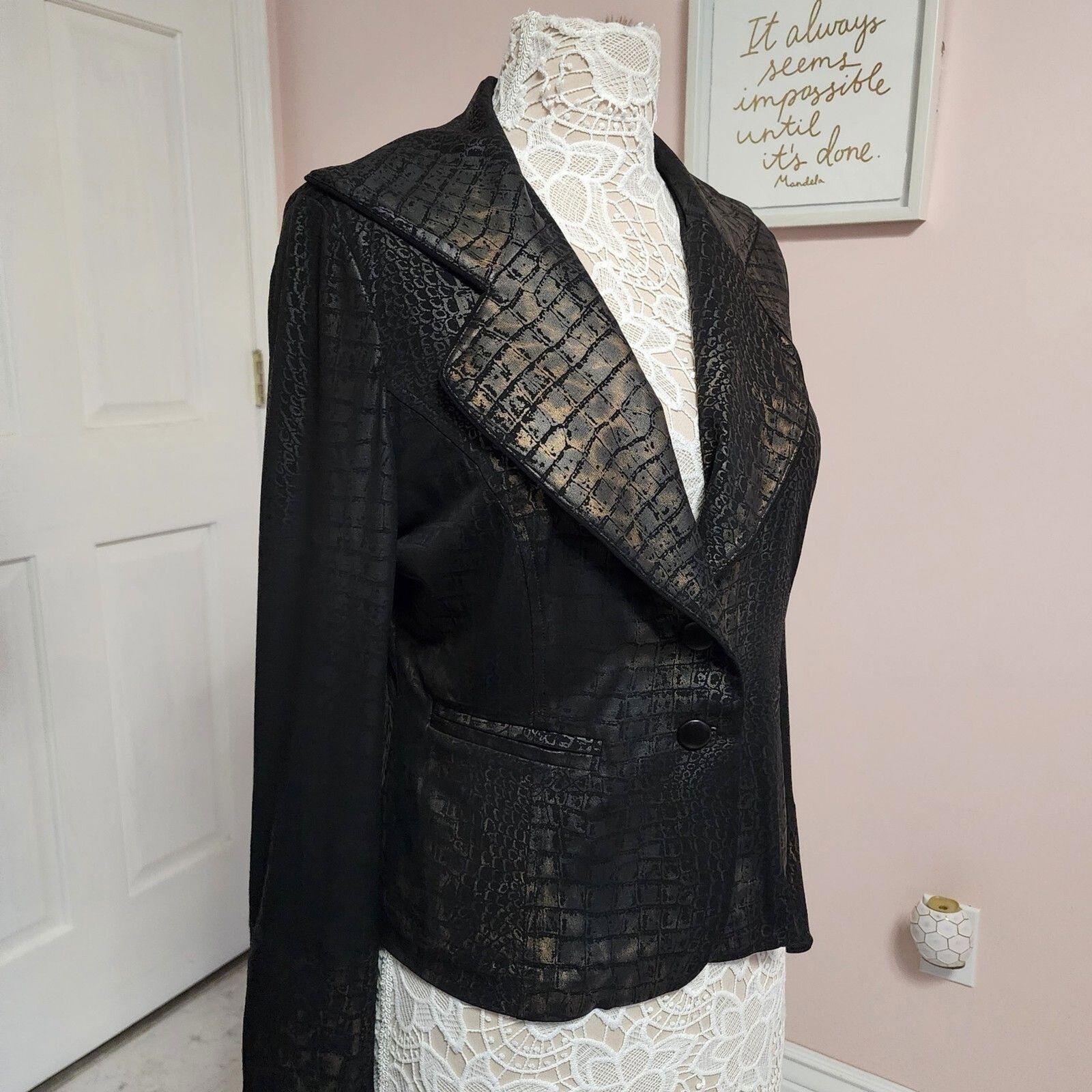 LKNW unique python brown light weight blazer jack… - image 3