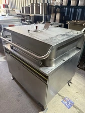 Groen CFR-3 30-Gallon Electric Tilting Skillet / Braising Pan – 480V Commercial