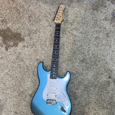 Donner Standard Series Blue Solid Body 6-Stri...