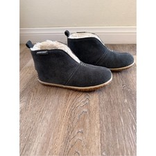 Minnetonka Tucson Charcoal Grey Suede Plush Lined Bootie Slippers Size 6M