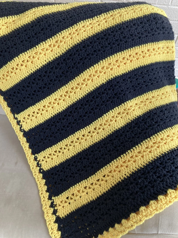 "NUEVO-hecho a mano afgano ganchillo punto en V tiro Pgh Steelers colores aprox 63""x39""" Foto 3 de 4