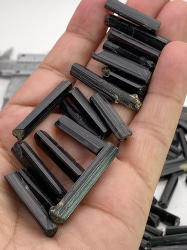 230 grams Black Tourmaline crystals clusters 4.0 to 6.0mm lustrous shiny lot. - Picture 5 of 7