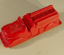 Renwal no. 146 1948 similar Studebaker Hook Ladder fire truck. Perfect. 3.25"