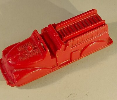 Renwal no. 146 1948 similar Studebaker Hook Ladder fire truck. Perfect. 3.25''