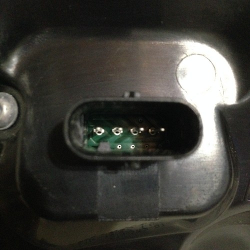 2017-2024 Tesla Model 3/Y Left DRIVER Side INNER Tail Light 4-Pin Plug OEM Shiny - Picture 4 of 10