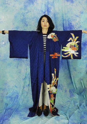 【５６】Japan Direct Beautiful KIMONO made in Japan made of Silk  62.9inch 160cm - Bild 4 von 12