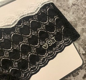 VICTORIA'S SECRET SEXY LITTLE THINGS L HEART LACE KEYHOLE RARE CHEEKY PANTIES