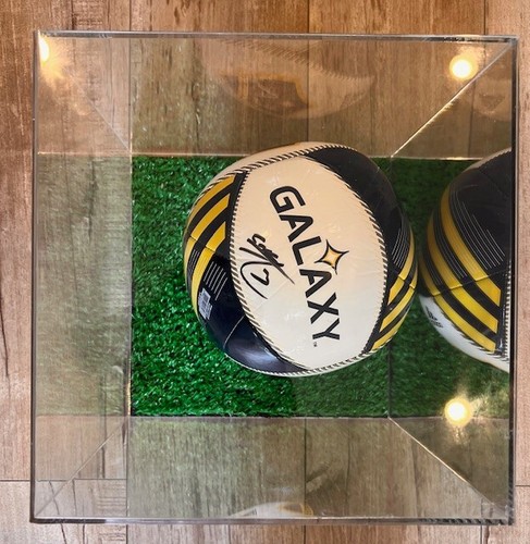 Ashley Cole autographed LA Galaxy Soccer Ball in protective case-100% authentic - Picture 2 of 16