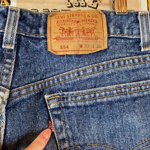 Vintage 90s Dark Wash Levi's 554 Relax Fit Straight Leg Denim Jeans 32x29 USA - Picture 10 of 10