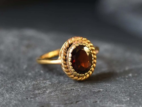 Anillo de rubí rojo de corte ovalado natural 4 quilates oro amarillento 14K anillo vermeil para hombre/mujer - Imagen 6 de 6
