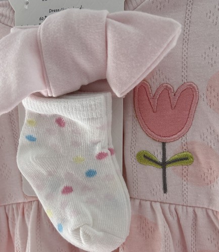 Ropa de bebé pura y suave ~ 0 - 3 meses rosa vestido, diadema y calcetines blancos conjunto - Imagen 3 de 6