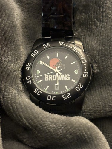 Cleveland Browns NFL Team Logo Men's Stainless-Steel Silver Watch NEW - Picture 2 of 7