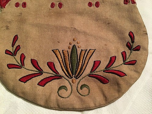 ANTIQUE ARTS & CRAFTS Bag/Purse/TEA COZY? BRIGHT EMBROIDERY IN RED, L@@K!! - Picture 2 of 11