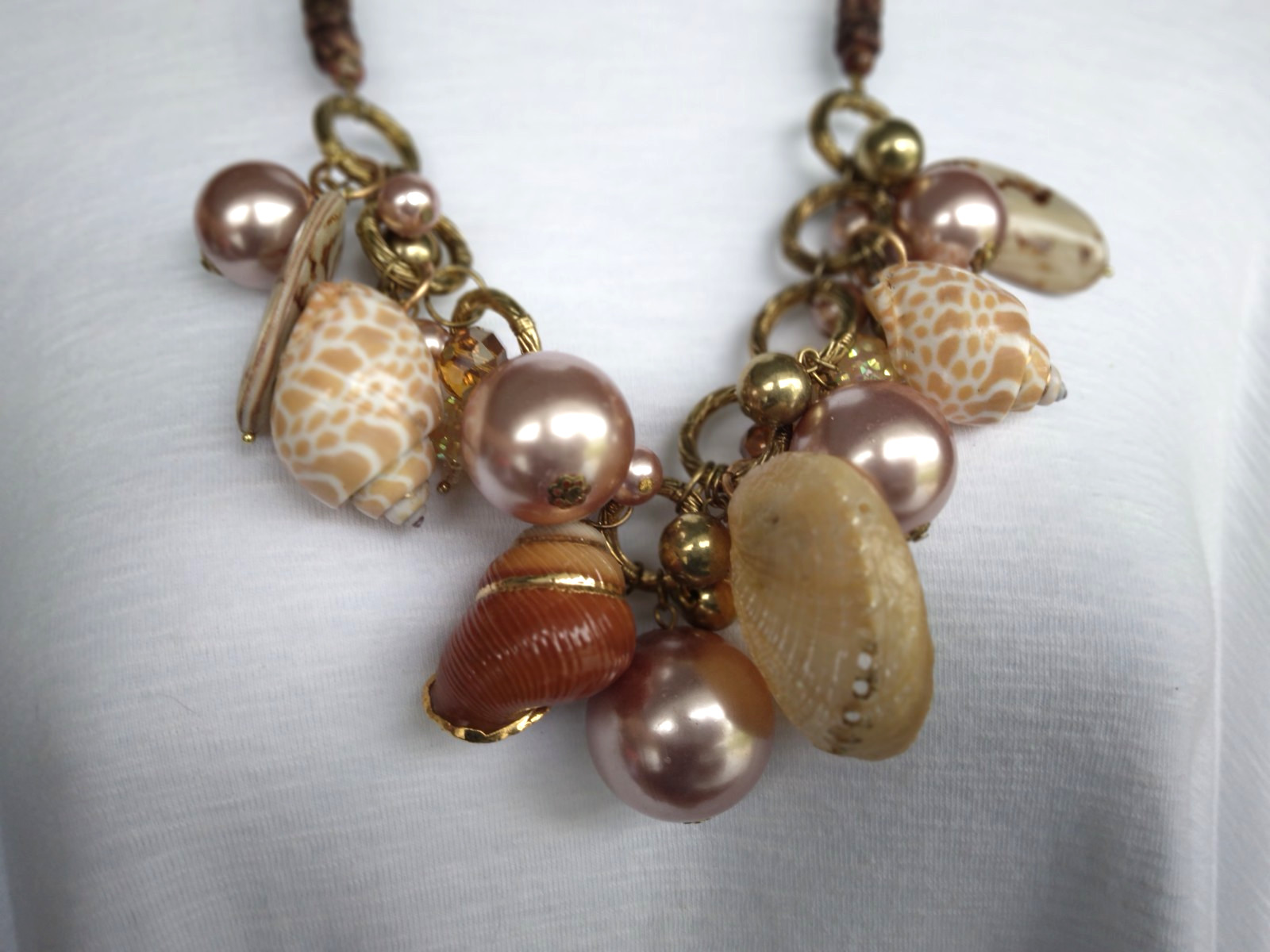 2 pc. Statement Seashell necklace set in gold, la… - image 6