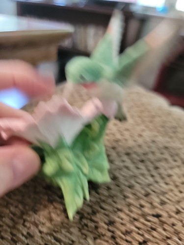 Vintage Homco 1429 Hummingbird on Flower Porcelain Figurine - Picture 8 of 16