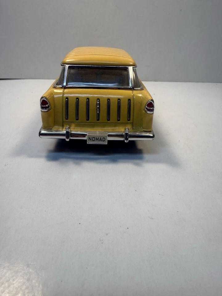 Signature Sunnyside 1955 Chevrolet Bel-Air Nomad RED 1:24 Diecast SS8702 - Image 4 of 4