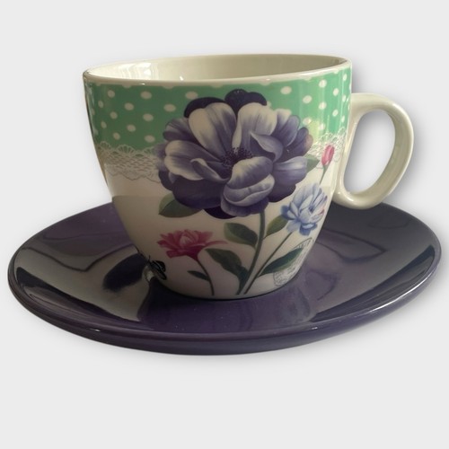 Juego de tazas y platillos florales vintage (2) - Diseño de flores, mariposas y lunares - Imagen 5 de 10