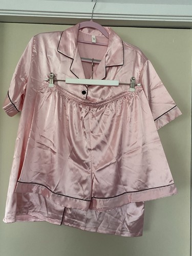 2er Pack Set Satin Kurzarm Pyjama Sets Oberteile & Shorts Gr. XXL Rosa & Schwarz - Bild 3 von 12
