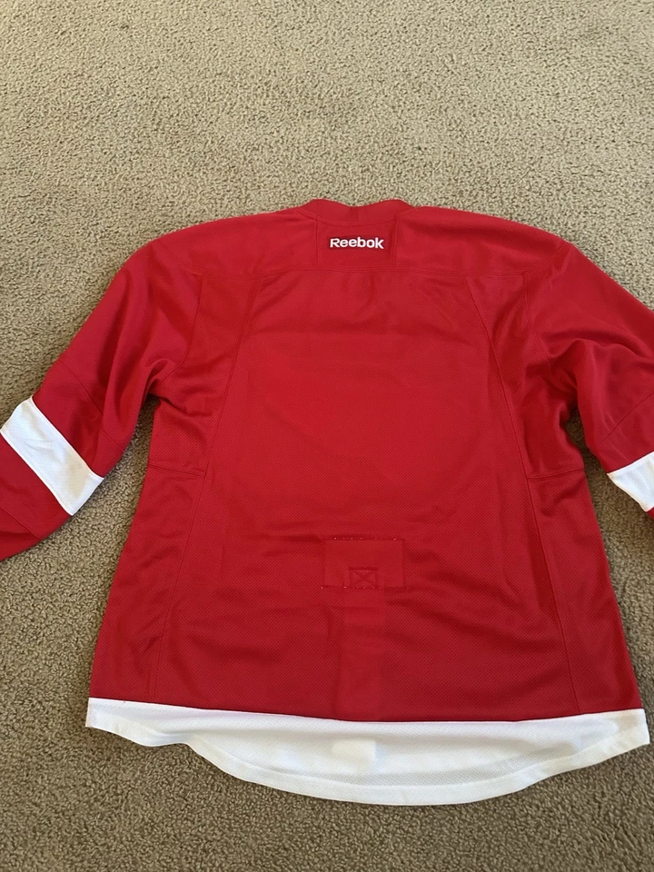 Camiseta Reebok Red Wings autêntica vermelha tamanho 52 - Imagem 4 de 4