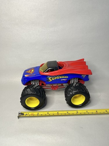 Hot Wheels Monster Jam Truck 2004 Superman 1:24 RARE MODEL - Picture 5 of 5