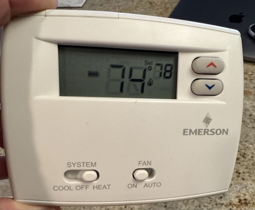 1F89-0211 Emerson Heat Pump Thermostat 2Heat/1Cool  Stages Non Programmable. - Picture 8 of 9