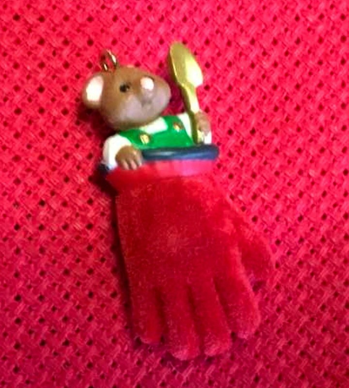 Hallmark Keepsake Miniature "A Gift For Gardening" 2002