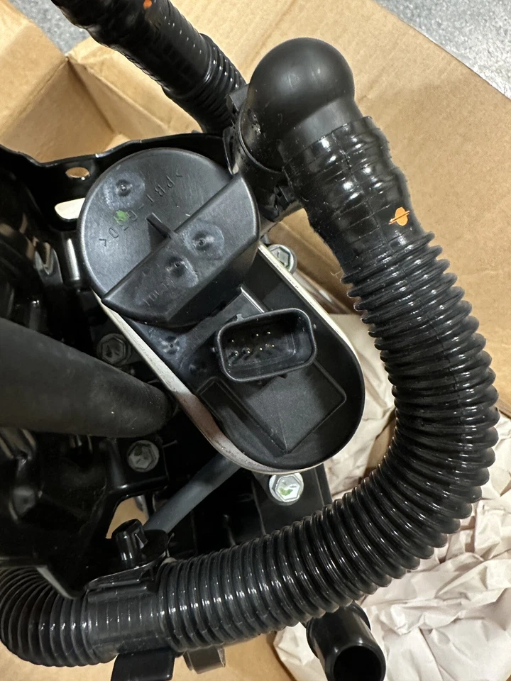 Bote de almacenamiento de vapor de combustible tracción trasera automotriz CP1332 para Toyota Foto 3 de 4