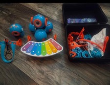 Wonder Workshop Dash and Dot programmable rob...